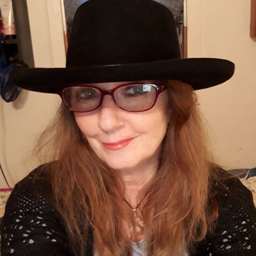 Meet your Posher, Lori